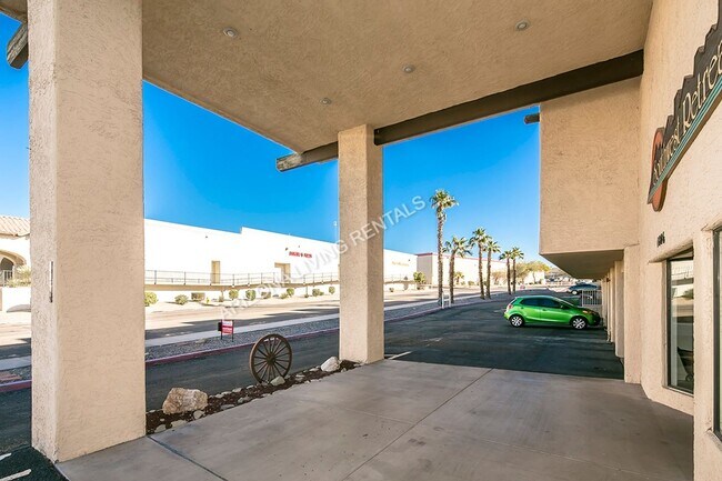 Foto del edificio - UPDATED 1 BEDROOM DOWNTOWN CONDO