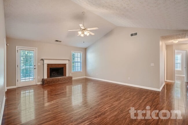 Building Photo - 515 Plantation Creek Dr