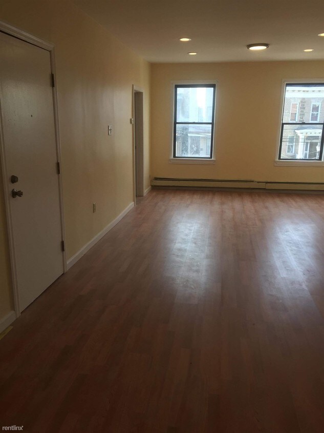 Building Photo - 3 br, 1 bath  - 1214 Central Ave