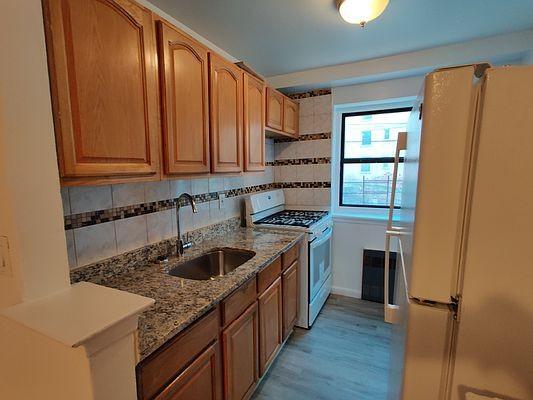 Primary Photo - 1 bedroom in BRONX NY 10453