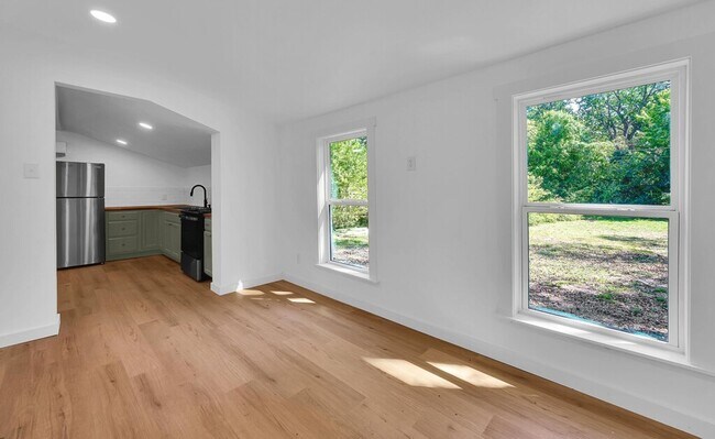 Foto del edificio - 3904 Speight Ave