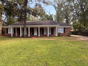 Building Photo - 1847 Hill Hedge Dr