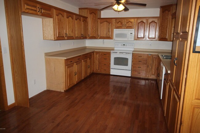 Building Photo - 1635 S Palomino Rd