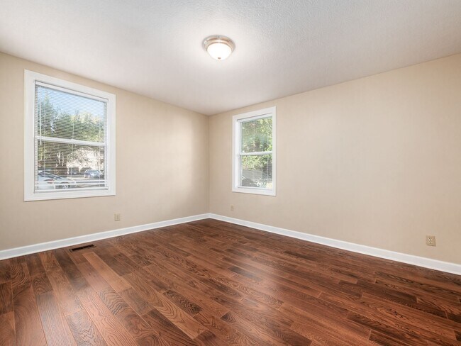 Foto del edificio - 1447 Hunter Ave