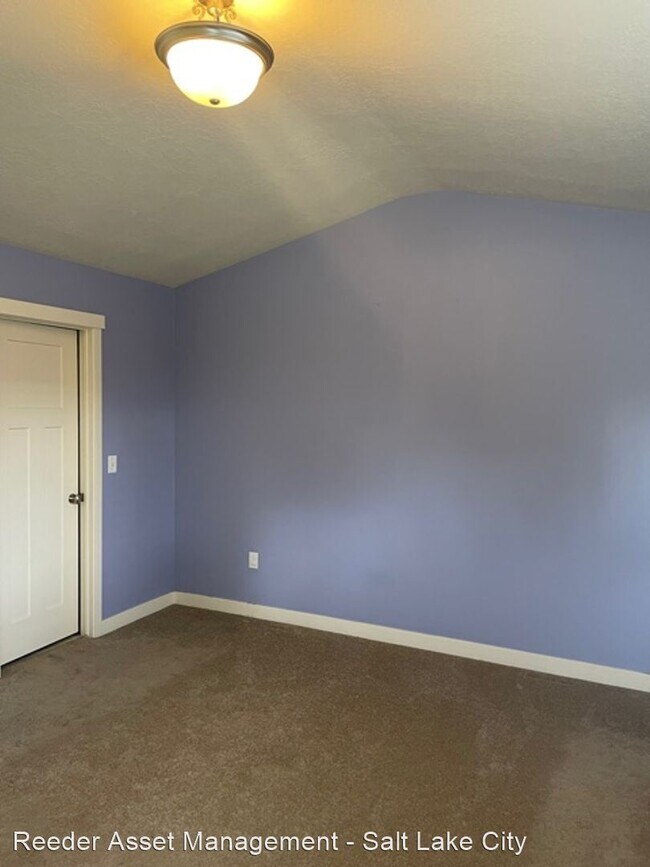 Building Photo - 3 br, 2.5 bath House - 11212 South Summer ...