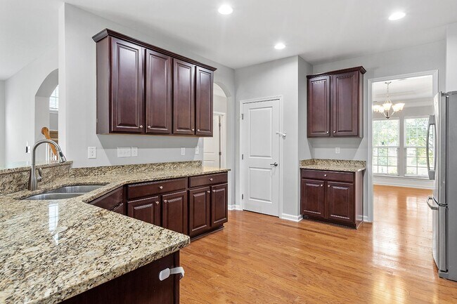 Foto del edificio - 1121 Survada Ln