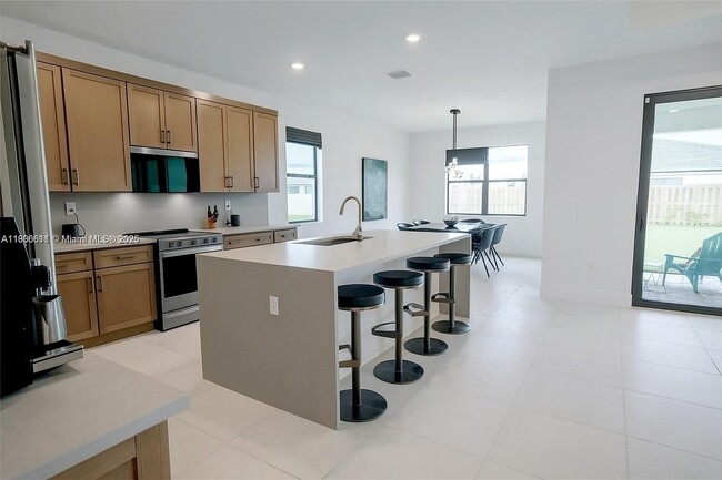 Building Photo - 30707 SW 193rd Ave