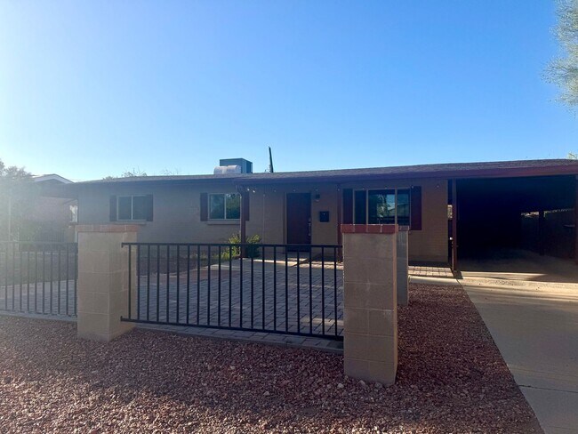 Foto del edificio - Beautifully updated 3-bedroom, 2-bath home