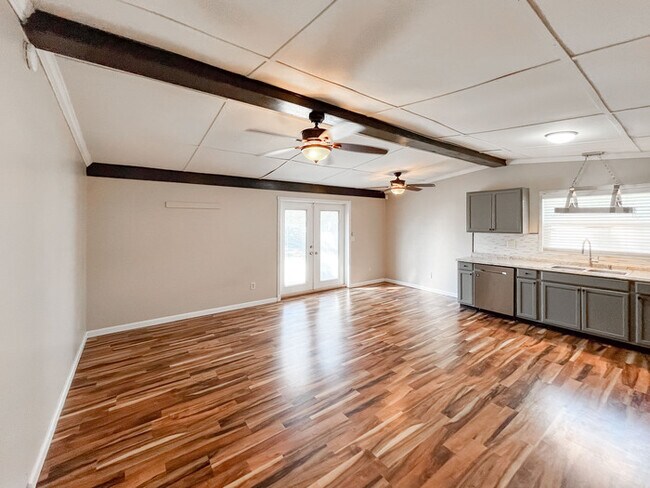 Foto del edificio - 7600 Pheasant Path Dr