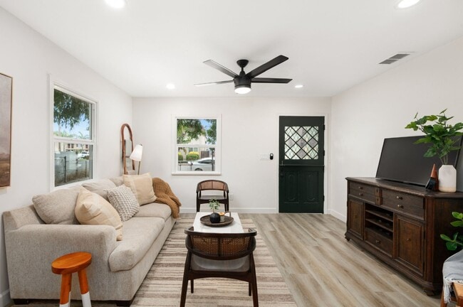 Foto del edificio - 2 bedrooms 1 bath home in San Diego-Imperi...