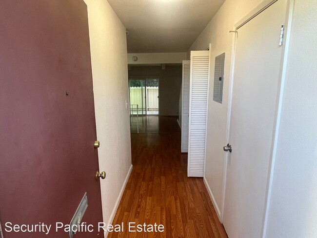 Building Photo - 2 br, 1 bath House - 132 Rainbow Ct.