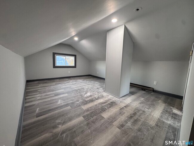 Foto del edificio - 95 New Canaan Ave