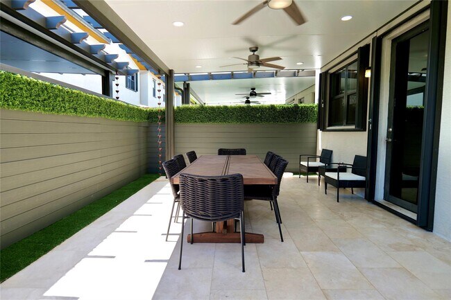 Foto del edificio - 7911 NW 105th Ave