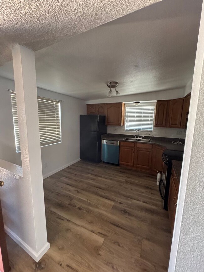 Foto del edificio - Charming 3 bedroom 2.bath with yard