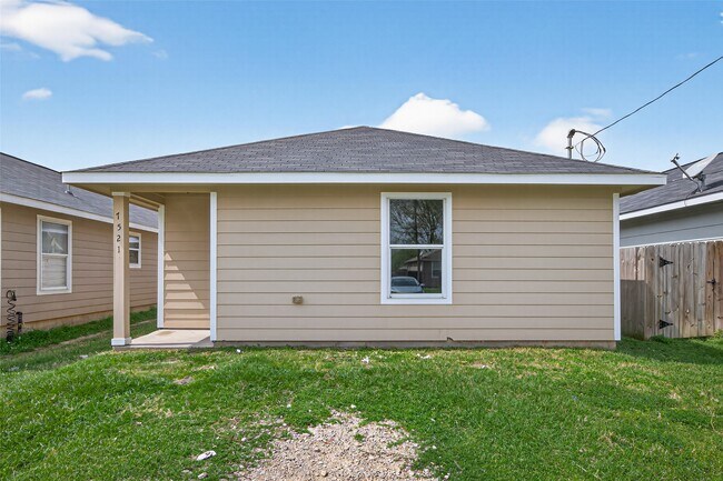 Building Photo - 7521 Dyer St