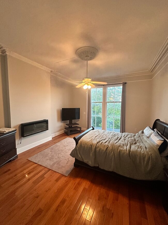 Building Photo - 57 Ten Broeck St