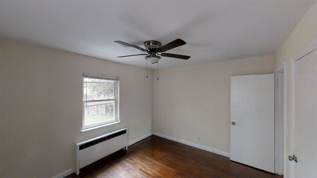 Foto del edificio - 5739 Montgomery Rd