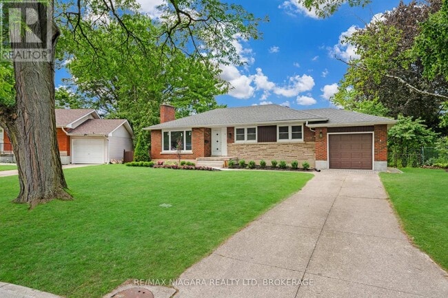 Building Photo - 10 W Hampton Rd