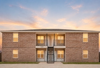 Building Photo - 1312 Dugger Cir