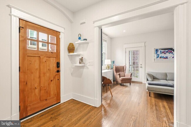 Foto del edificio - 3407 Ordway St NW