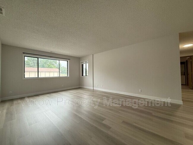 Foto del edificio - 2384 N 44th St