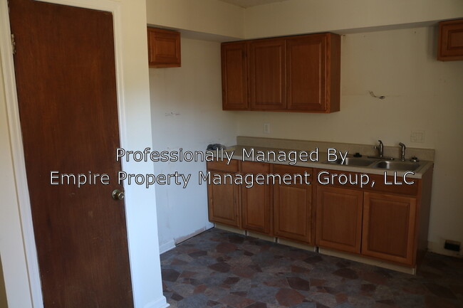 Building Photo - 4617 Grove Park Ln