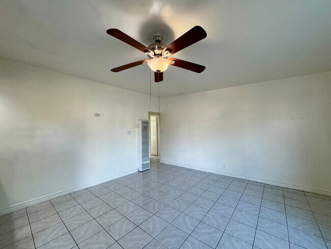 Foto del edificio - Available April 2026: Three Bedroom, Two Bathroom Baldwin Park House