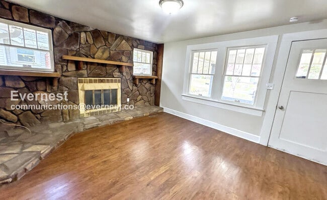 Building Photo - 3258 Pike Ave