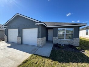 Building Photo - 1206 Concord Dr