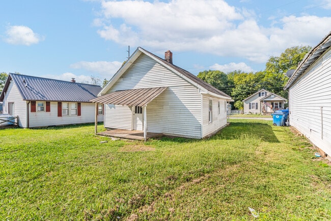 Building Photo - 403 McKenna St