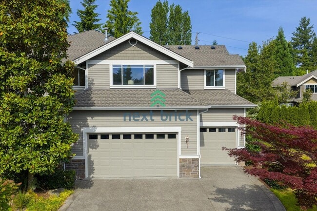 Building Photo - Spacious Home in Desirable Bellevue Neighb...