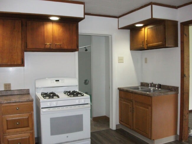 Building Photo - 316 Highland Ave