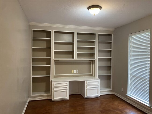 Foto del edificio - 3207 Breckinridge Ct