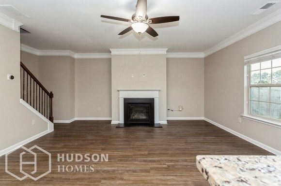 Building Photo - 437 Glen Terra Trce