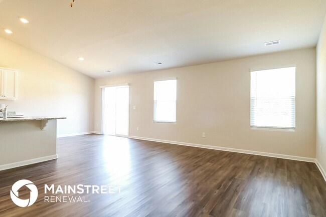 Building Photo - 421 Brisk Dr