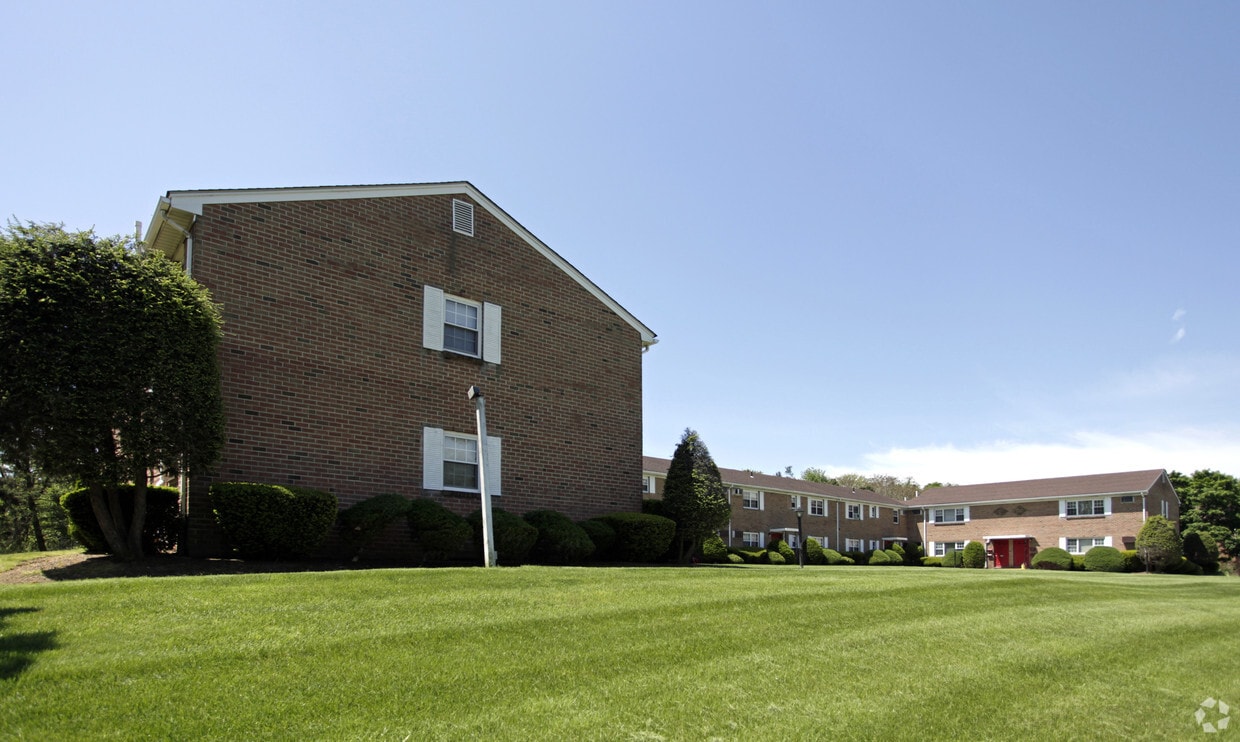 Clinton Village Apartments Clinton, NJ
