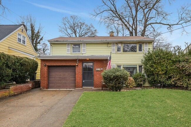 Photo - 95 Grove St House