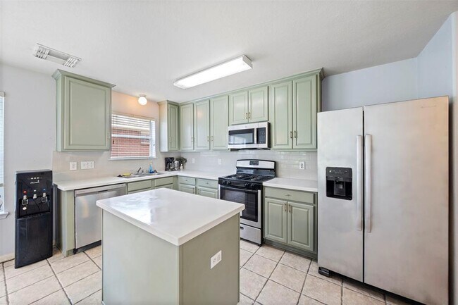 Foto del edificio - 3318 Forest Willow Ln