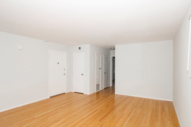 Building Photo - 99 Lupine Ave