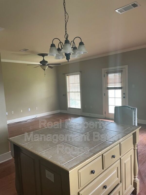 Building Photo - 15155 LA-44