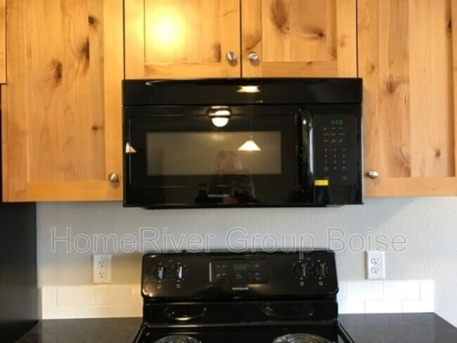 Foto del edificio - 1326 S Edgewater Cir