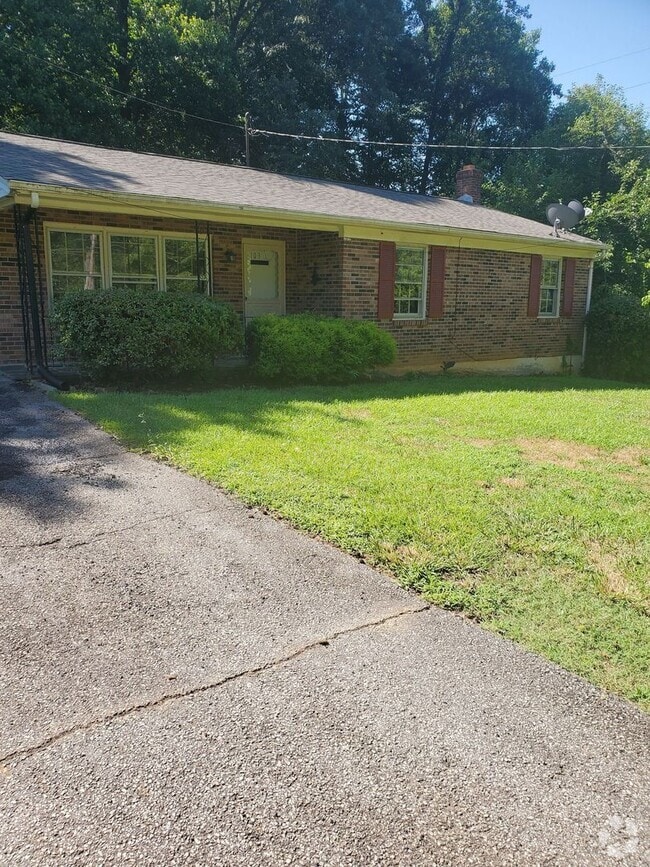 Building Photo - 109 Woodhaven Dr