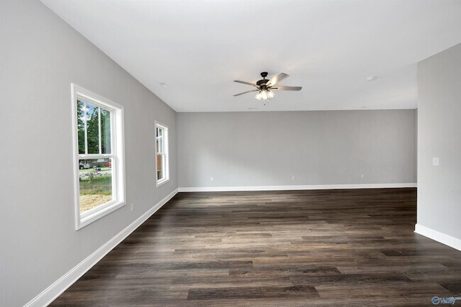 Foto del edificio - 1711 Golf Club Ln NW