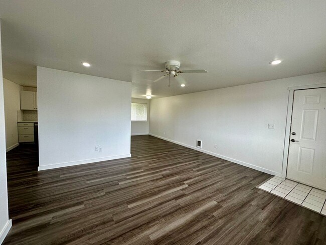 Foto del edificio - 2025 Yew St.