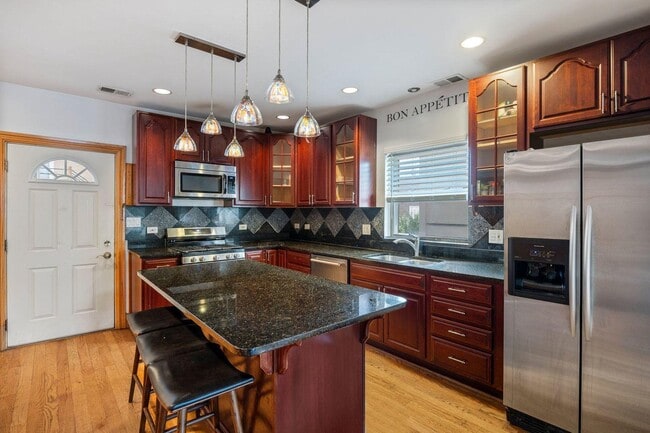 Foto del edificio - 1638 W Blackhawk St