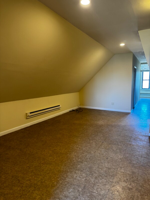Building Photo - 5501 W Wrightwood Ave