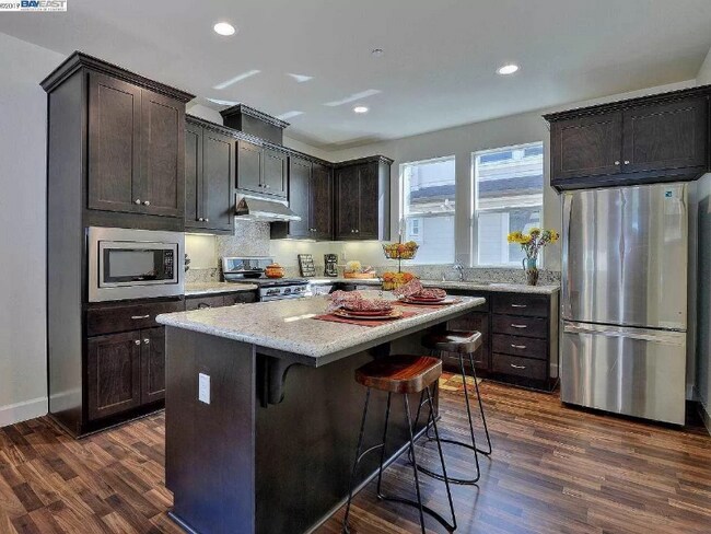 Foto del edificio - 174 Ganesha Cmn