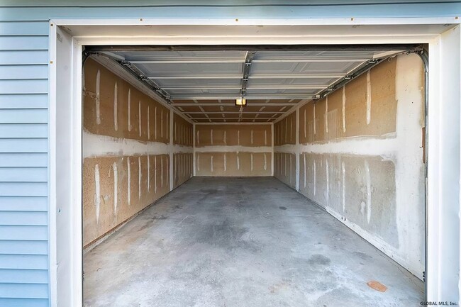 Building Photo - 15 Woodridge Cir