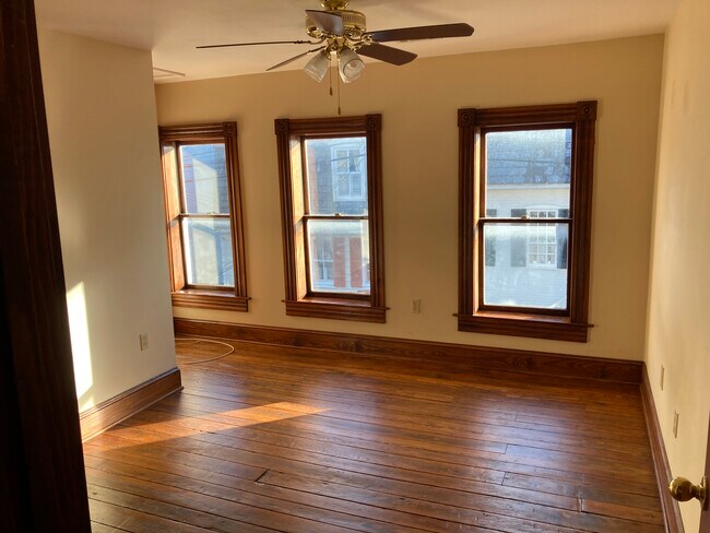 Dormitorio con vistas a Cornhill Street - 50 Cornhill St