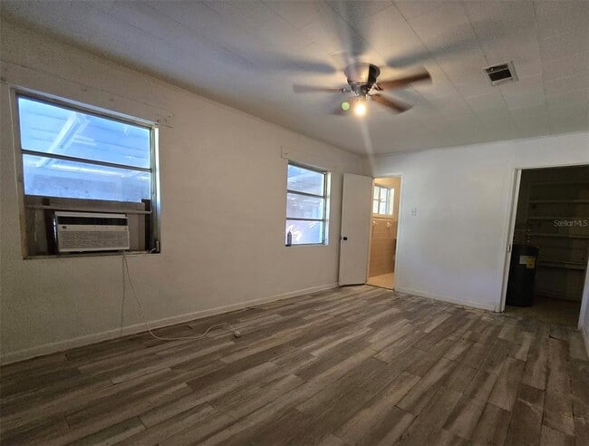 Foto del edificio - 8010 SE US Hwy 301